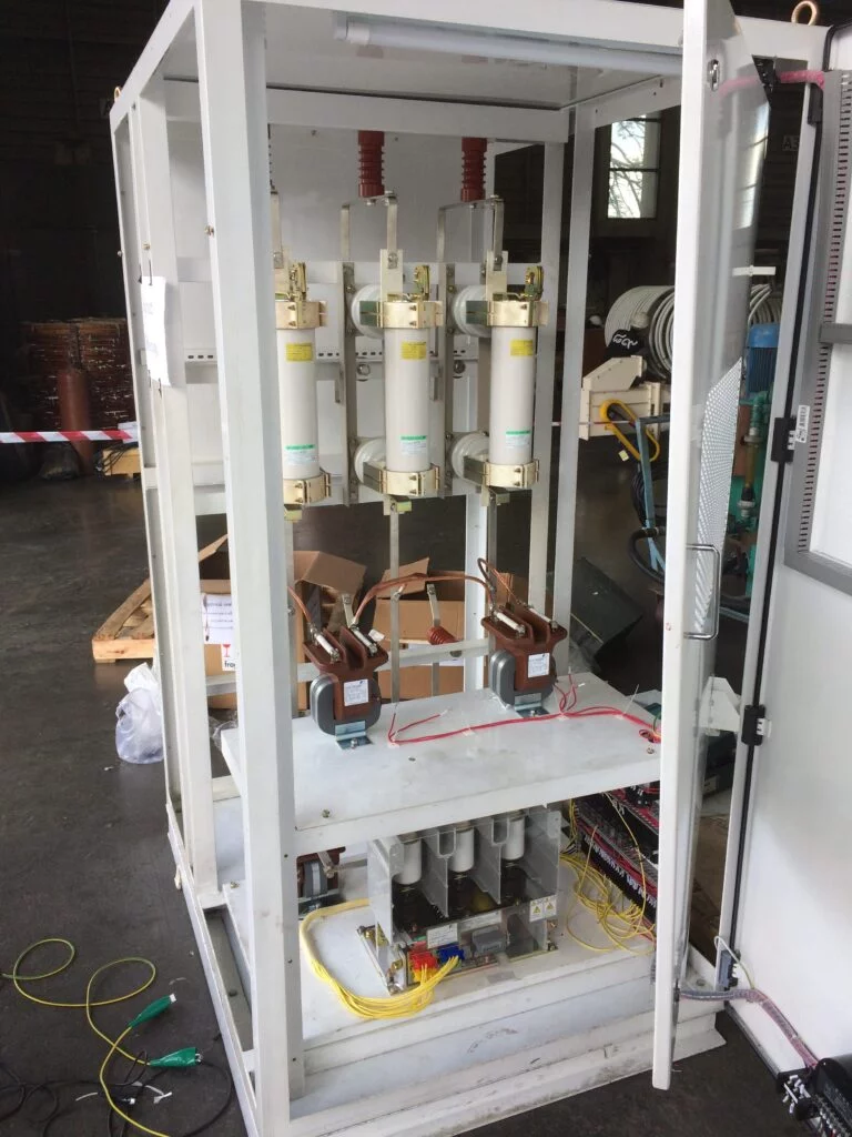 ประกอบตู้ไฟฟ้า แรงสูงแรงต่ำ จาก พายแม็กเนท